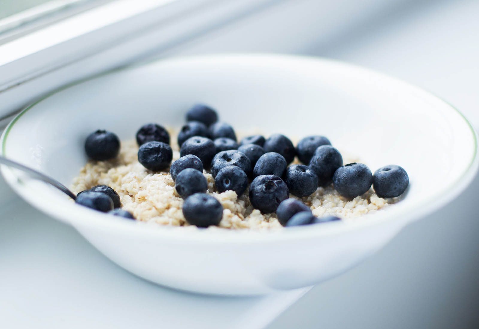 berries-blueberries-bowl-101669